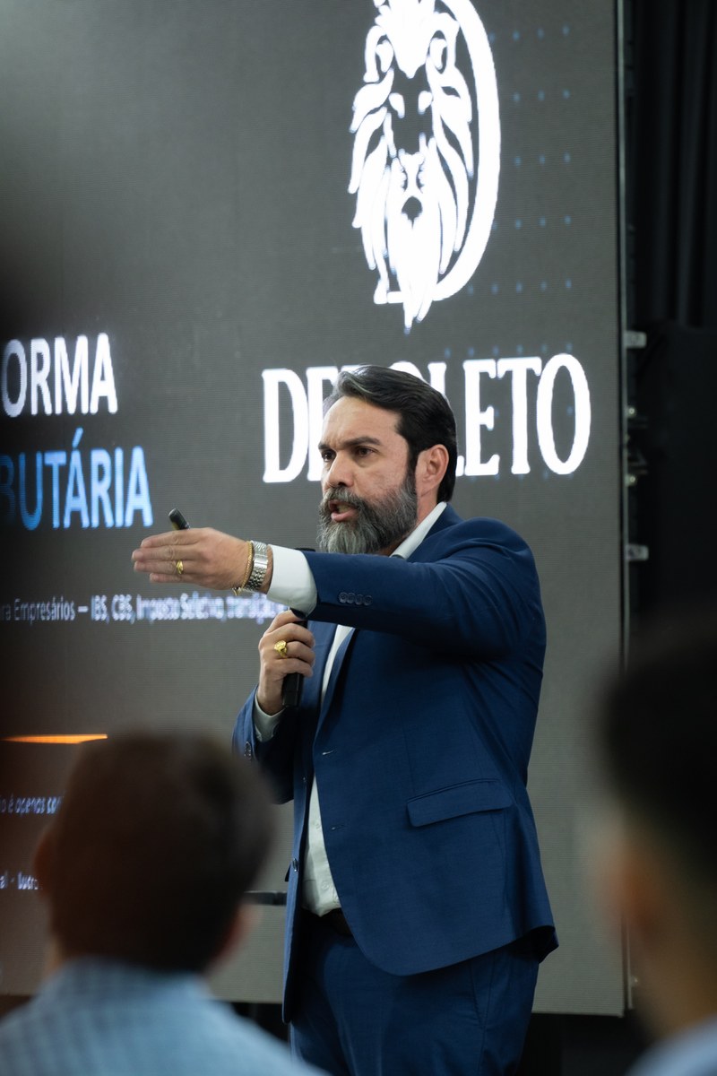 Gustavo Deboleto — Professor e Palestrante